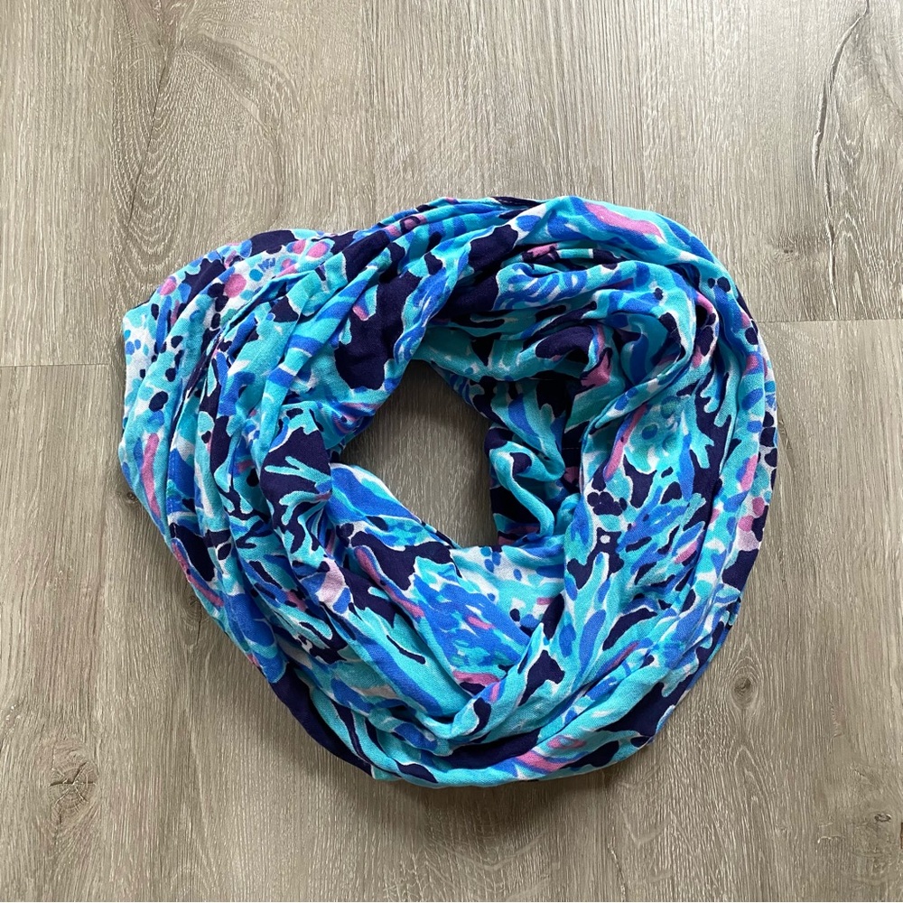 Lilly Pulitzer Infiniti Scarf Multi floral print
